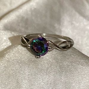 Round cut single stone .925 mystic topaz fashion ring. Ladies size 10